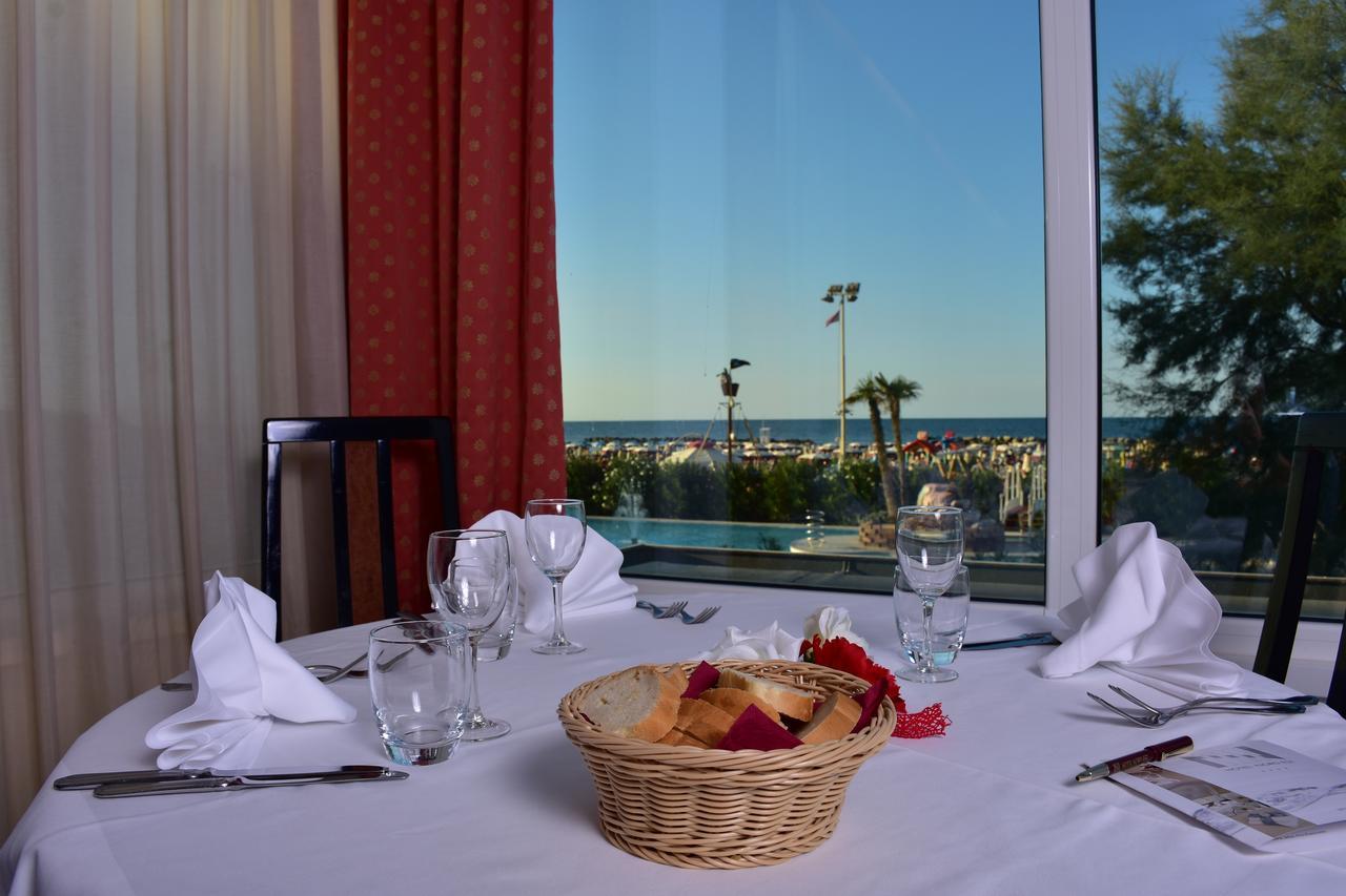 Hotel Nord Est Gabicce Mare Exteriör bild