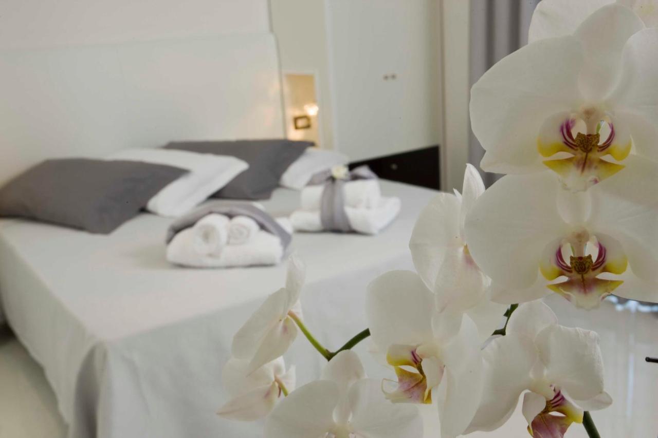 Hotel Nord Est Gabicce Mare Exteriör bild